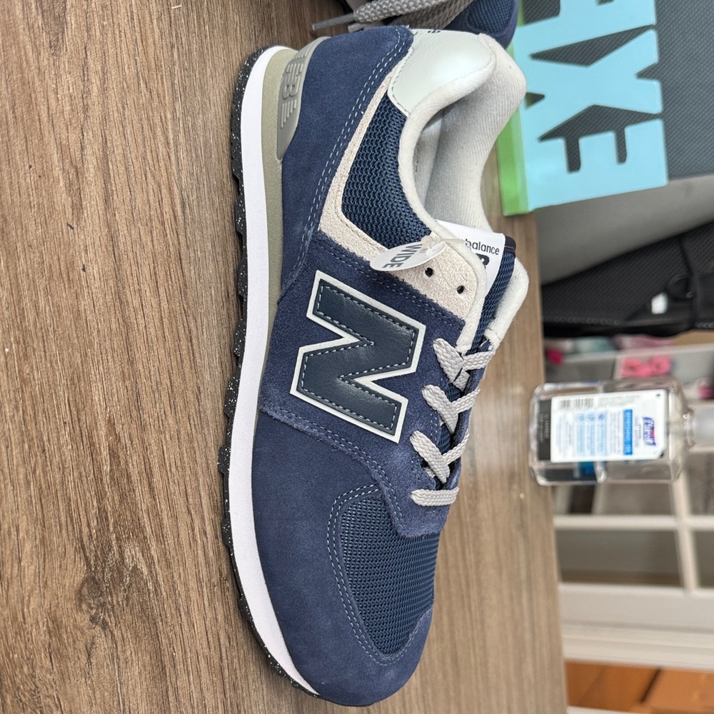 New Balance Men's Blue and Gray Sneakers